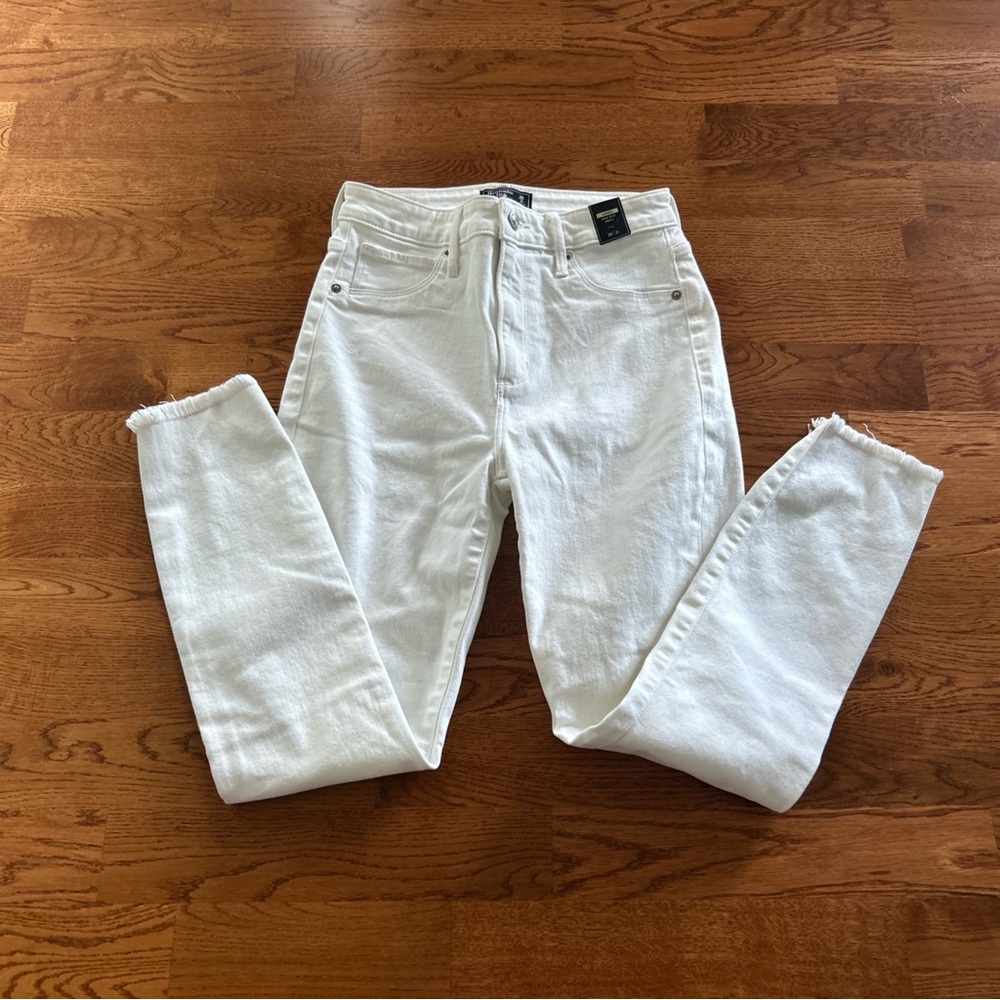 Abercrombie Simone High Rise Ankle Jeans White Denim 26 2S Chewed Raw Hem Slim